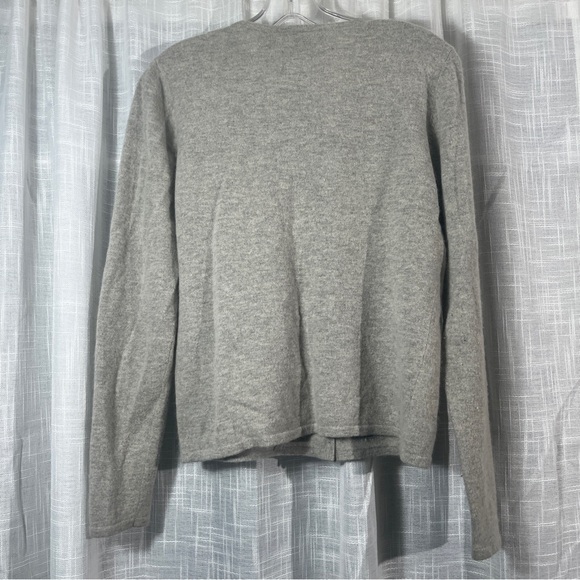 Grey Cardigan Sweater 🩶 by Preview Size Large - Picture 2 of 7